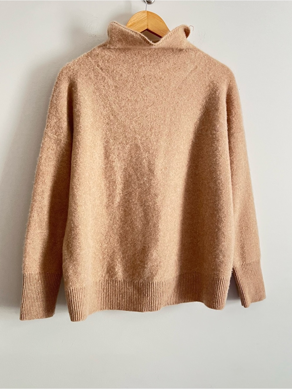Vince 100% Cashmere Camel Funnel Neck Sweater Size Small Fall Closet Staple